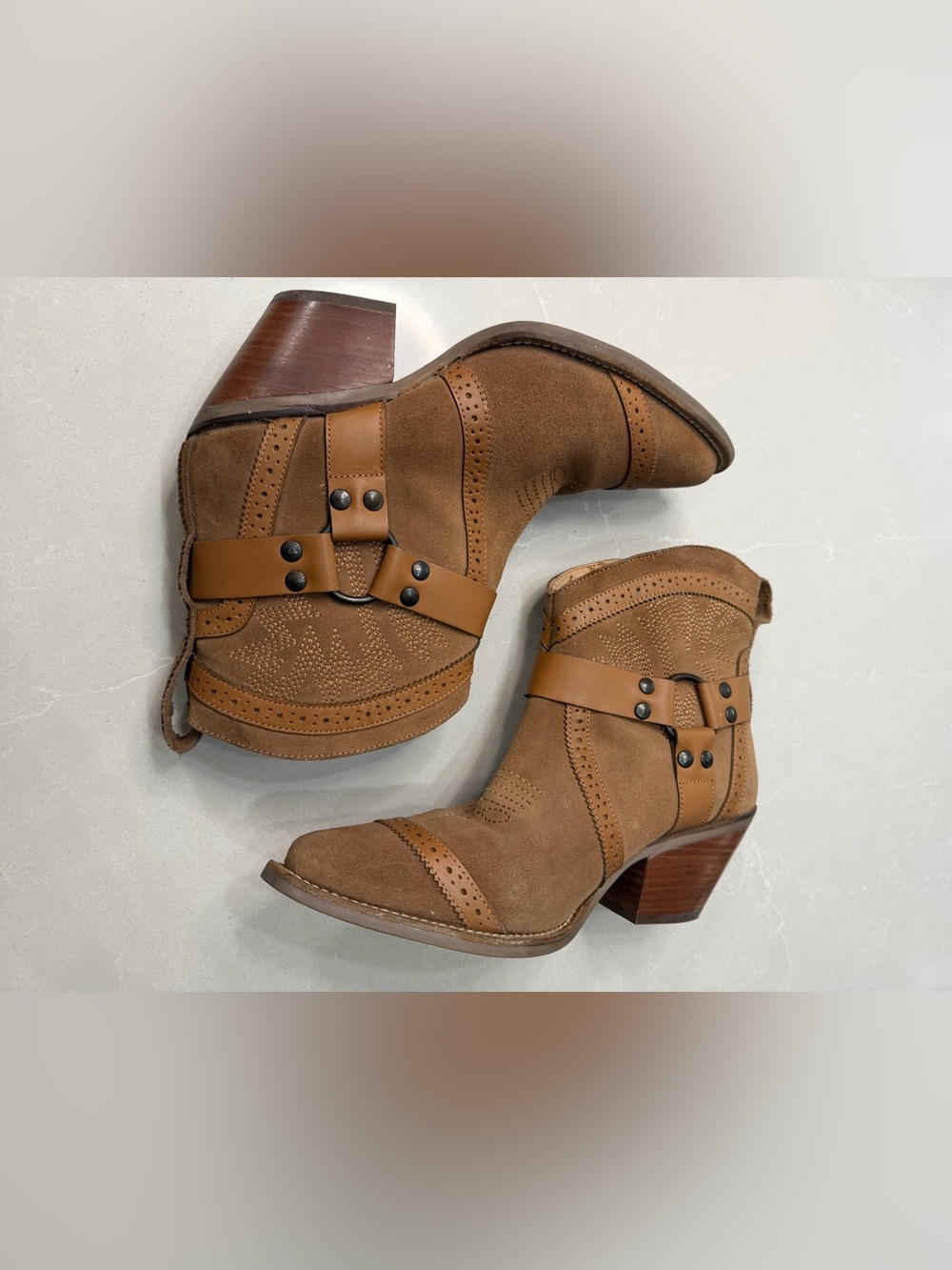 Dingo Gummy Bear Suede Western Harness Booties Camel Snip Toe 9M - Picture 9 of 13